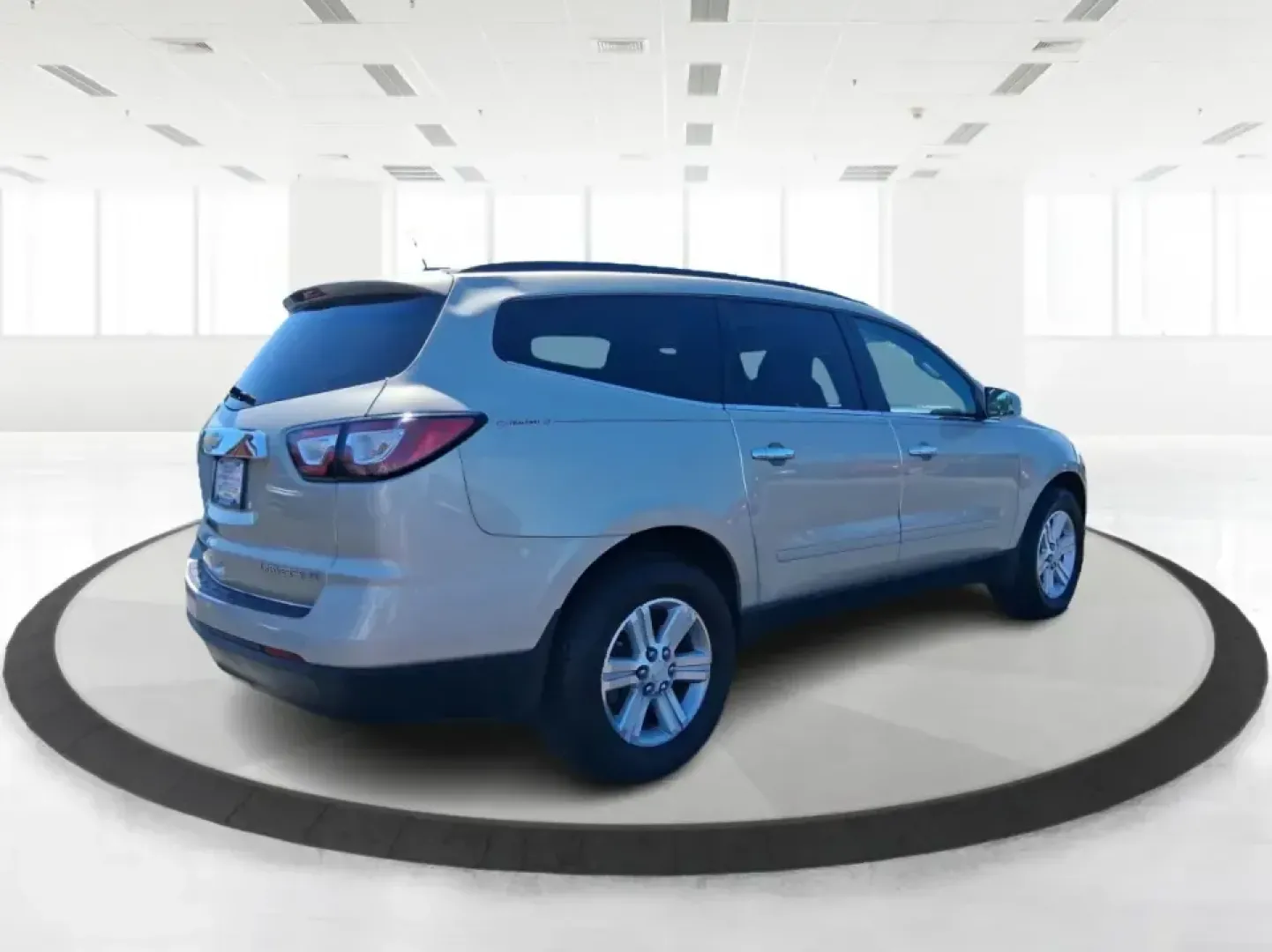 2016 Chevrolet Traverse 2LT (1GNKVHKD6GJ) with an 3.6L V-6 gasoline direct injection engine, 6-Speed Automatic transmission, located at 1184 Kauffman Ave, Fairborn, OH, 45324, (937) 908-9800, 39.807072, -84.030914 - Big weekends, busy school mornings, and long commutes feel a lot easier when you've got a roomy SUV that can handle passengers, cargo, and Ohio weather in one comfortable package. This **2016 Chevrolet Traverse 2LT** is built for real life-whether you're shuttling kids to activities, heading out for - Photo#2