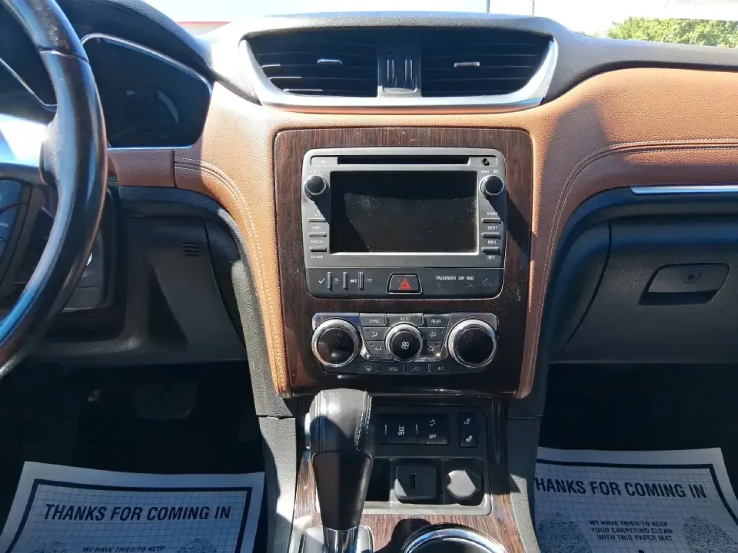 2016 Chevrolet Traverse 2LT (1GNKVHKD6GJ) with an 3.6L V-6 gasoline direct injection engine, 6-Speed Automatic transmission, located at 1184 Kauffman Ave, Fairborn, OH, 45324, (937) 908-9800, 39.807072, -84.030914 - Big weekends, busy school mornings, and long commutes feel a lot easier when you've got a roomy SUV that can handle passengers, cargo, and Ohio weather in one comfortable package. This **2016 Chevrolet Traverse 2LT** is built for real life-whether you're shuttling kids to activities, heading out for - Photo#12
