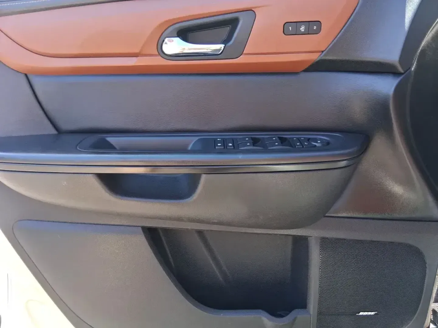 2016 Chevrolet Traverse 2LT (1GNKVHKD6GJ) with an 3.6L V-6 gasoline direct injection engine, 6-Speed Automatic transmission, located at 1184 Kauffman Ave, Fairborn, OH, 45324, (937) 908-9800, 39.807072, -84.030914 - Big weekends, busy school mornings, and long commutes feel a lot easier when you've got a roomy SUV that can handle passengers, cargo, and Ohio weather in one comfortable package. This **2016 Chevrolet Traverse 2LT** is built for real life-whether you're shuttling kids to activities, heading out for - Photo#18