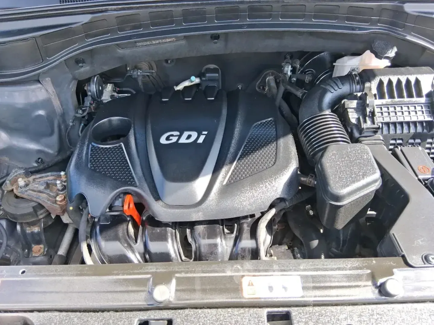 2015 Hyundai Santa Fe 2.4L (5XYZUDLB3FG) with an Theta II 2.4L I-4 gasoline direct injection engine, 6-Speed Automatic transmission, located at 1230 East Main St, Xenia, OH, 45385, (937) 908-9800, 39.688026, -83.910172 - Pack up the kids, load the cooler, and point your weekend plans toward the open road-this 2015 Hyundai Santa Fe 2.4L in Platinum Graphite is the kind of SUV that fits real life in Riverside. Whether you're commuting down I-75, running errands along Woodman Dr, or heading out for a day at Eastwood Me - Photo#11