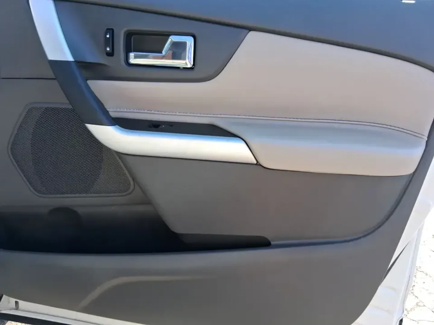 2013 Ford Edge SEL (2FMDK3JC2DB) with an 3.5L V6 DOHC 24V engine, 6-Speed Automatic transmission, located at 8750 N County Rd 25A, Piqua, OH, 45356, (937) 908-9800, 40.164391, -84.232513 - Picture your next road trip up I75 or a busy week of school dropoffs and commuting done in a roomy SUV that feels comfortable, confident, and ready for everyday Ohio life. This 2013 Ford Edge SEL is a smart fit for drivers who want midsize versatility without the bulky footprint-great for growing fa - Photo#20