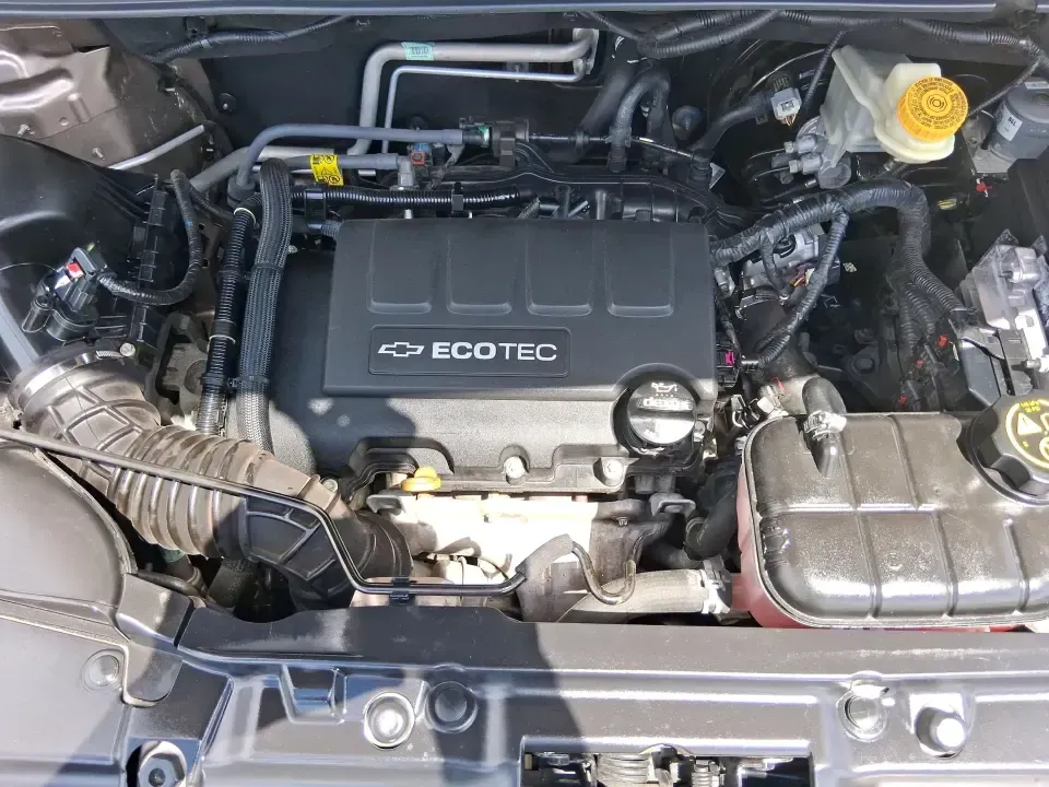 2018 Chevrolet Trax LT (3GNCJLSB1JL) with an ECOTEC 1.4L I-4 DOHC engine, 6A transmission, located at 4508 South Dixie Dr, Moraine, OH, 45439, (937) 908-9800, 39.689976, -84.218452 - Need a small SUV that fits city parking, handles daily commutes, and still has room for weekend getaways to Carillon Historical Park or a quick run down I75? This 2018 Chevrolet Trax LT is built for real-life Moraine and Dayton-area driving-easy to maneuver, comfortable for long stretches on South D - Photo#11