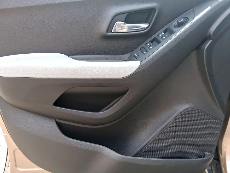 2018 Chevrolet Trax LT (3GNCJLSB1JL) with an ECOTEC 1.4L I-4 DOHC engine, 6A transmission, located at 4508 South Dixie Dr, Moraine, OH, 45439, (937) 908-9800, 39.689976, -84.218452 - Need a small SUV that fits city parking, handles daily commutes, and still has room for weekend getaways to Carillon Historical Park or a quick run down I75? This 2018 Chevrolet Trax LT is built for real-life Moraine and Dayton-area driving-easy to maneuver, comfortable for long stretches on South D - Photo#18