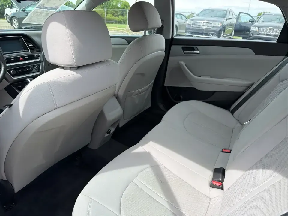 2018 Hyundai Sonata SE (5NPE24AF2JH) with an 2.4L I-4 gasoline direct injection engine, 7A transmission, located at 1230 East Main St, Xenia, OH, 45385, (937) 908-9800, 39.688026, -83.910172 - Need a dependable sedan for the daily commute from Xenia to Beavercreek, Wright-Patterson, or Downtown Dayton-without giving up comfort for weekend plans? This 2018 Hyundai Sonata SE in Symphony Silver is a practical, road-trip-ready midsize sedan that fits real life: school drop-offs, long work dri - Photo#10