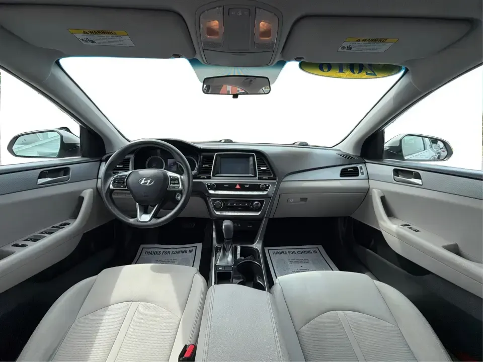 2018 Hyundai Sonata SE (5NPE24AF2JH) with an 2.4L I-4 gasoline direct injection engine, 7A transmission, located at 1230 East Main St, Xenia, OH, 45385, (937) 908-9800, 39.688026, -83.910172 - Need a dependable sedan for the daily commute from Xenia to Beavercreek, Wright-Patterson, or Downtown Dayton-without giving up comfort for weekend plans? This 2018 Hyundai Sonata SE in Symphony Silver is a practical, road-trip-ready midsize sedan that fits real life: school drop-offs, long work dri - Photo#20