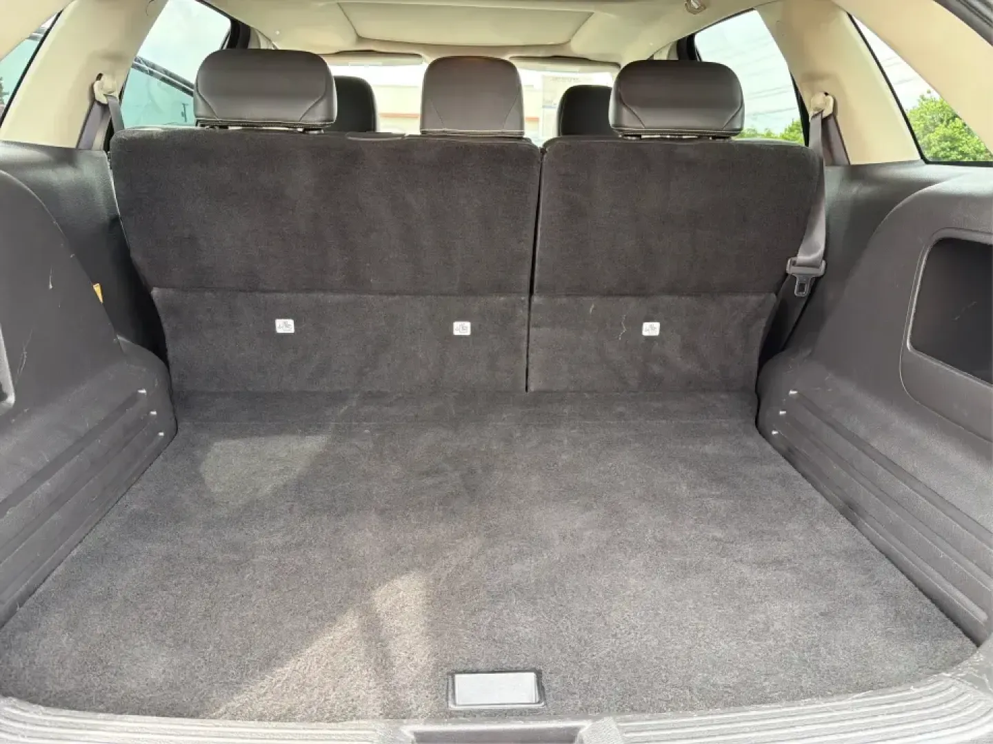 2007 Ford Edge SEL Plus (2FMDK39CX7B) with an Duratec 3.5L V-6 DOHC engine, 6-Speed Automatic Overdrive transmission, located at 880 E. National Road, Vandalia, OH, 45377, (937) 908-9800, 39.891918, -84.183594 - Need a comfortable, confident SUV for daily commuting on I75, school drop-offs, or weekend runs to Englewood MetroPark? This 2007 Ford Edge SEL Plus blends roomy practicality with upscale touches, making it a smart pick for drivers who want an easy-to-live-with crossover that fits real life in Vanda- Photo#12