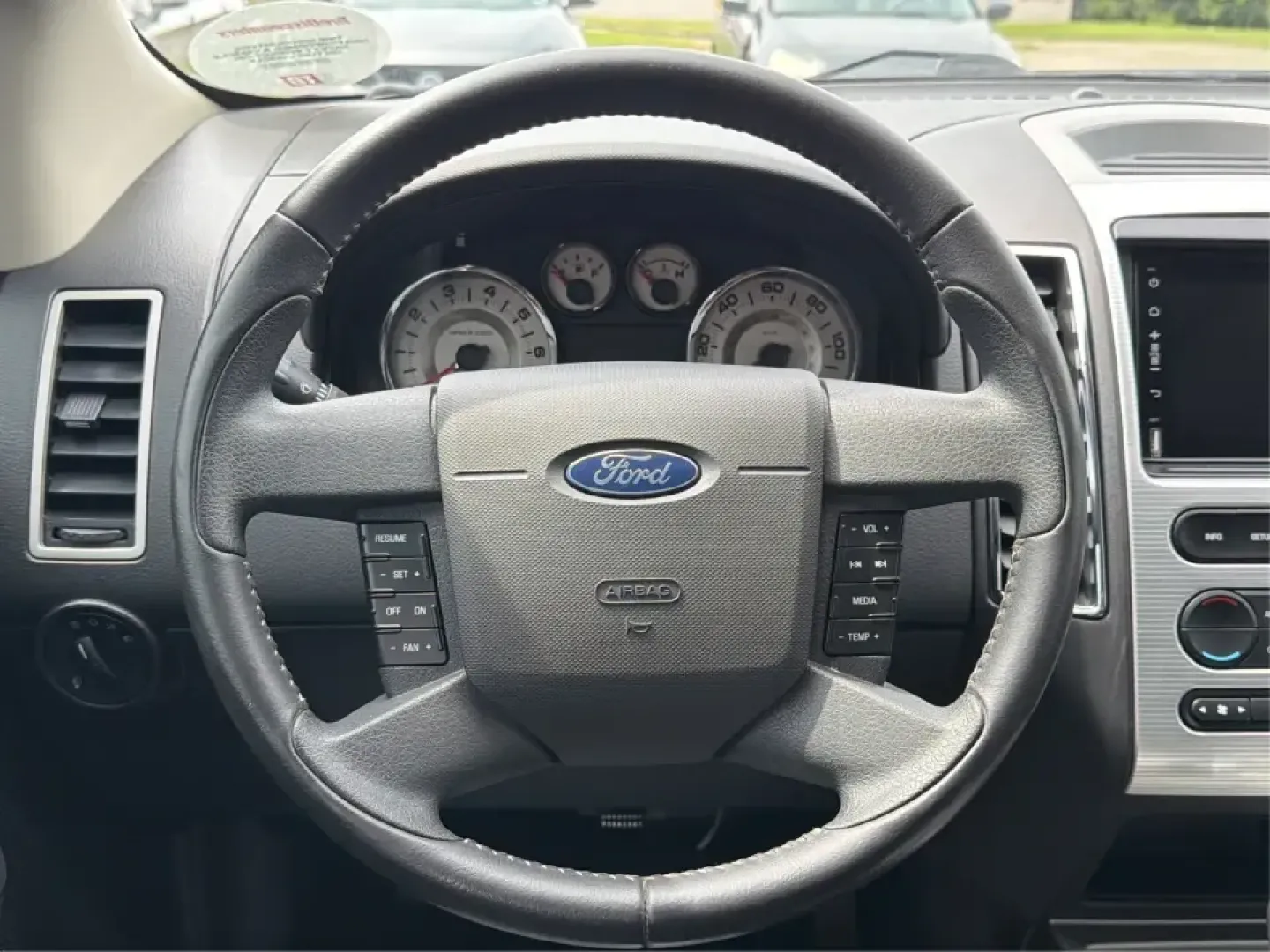 2007 Ford Edge SEL Plus (2FMDK39CX7B) with an Duratec 3.5L V-6 DOHC engine, 6-Speed Automatic Overdrive transmission, located at 880 E. National Road, Vandalia, OH, 45377, (937) 908-9800, 39.891918, -84.183594 - Need a comfortable, confident SUV for daily commuting on I75, school drop-offs, or weekend runs to Englewood MetroPark? This 2007 Ford Edge SEL Plus blends roomy practicality with upscale touches, making it a smart pick for drivers who want an easy-to-live-with crossover that fits real life in Vanda- Photo#16