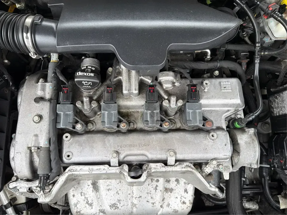 2015 Chevrolet Malibu 2LT (1G11D5SL1FF) with an ECOTEC 2.5L I-4 gasoline direct injection engine, 6-Speed Automatic transmission, located at 4508 South Dixie Dr, Moraine, OH, 45439, (937) 908-9800, 39.689976, -84.218452 - Set up for the daily commute, school drop-offs, and easy weekend getaways, this 2015 Chevrolet Malibu 2LT is the kind of comfortable midsize sedan that fits real life in the Miami Valley. With its smooth ride, practical cabin space, and commuter-friendly efficiency, it's a smart pick for drivers who - Photo#11