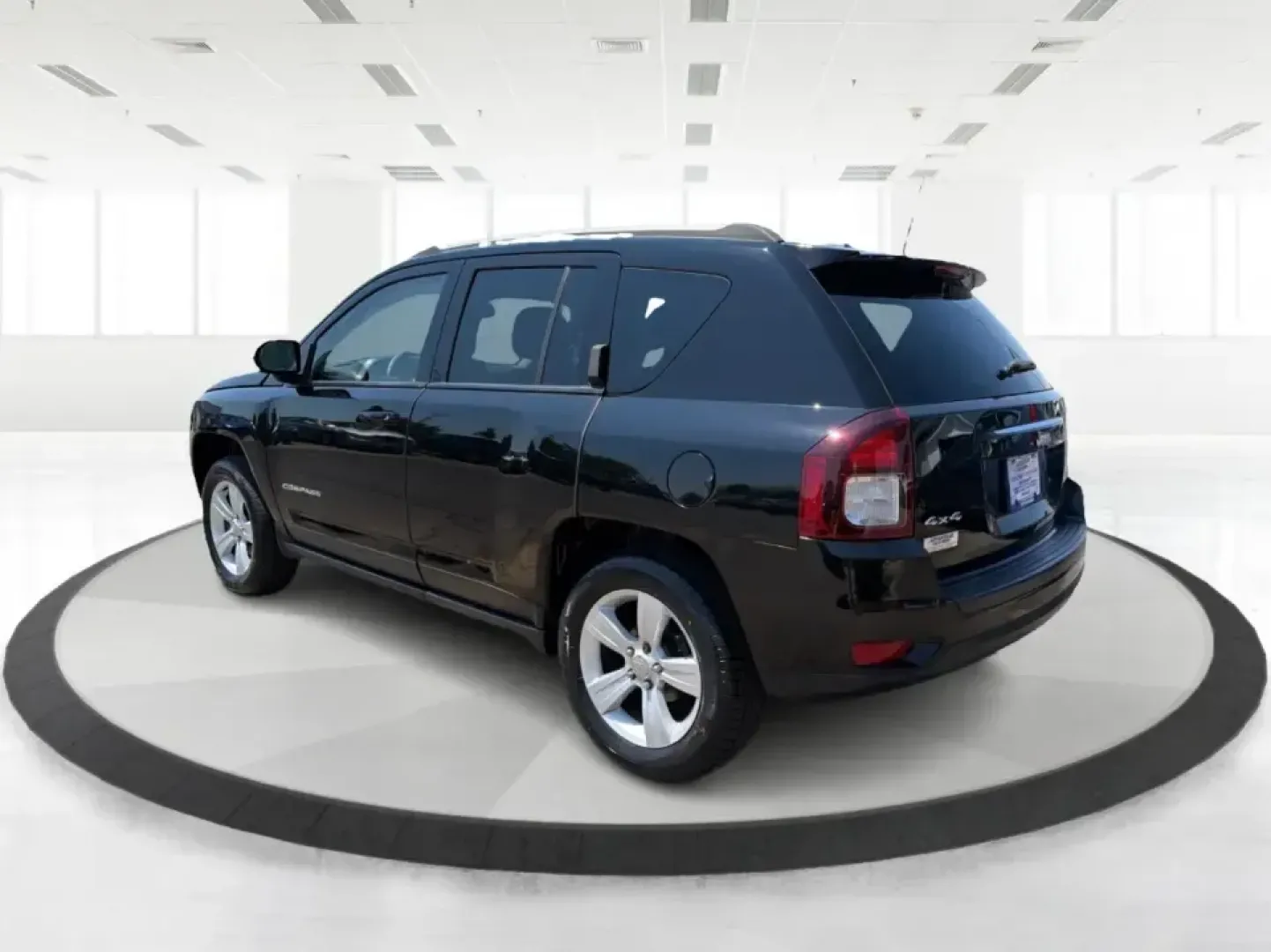 2017 Jeep Compass Latitude 4WD (1C4NJDEB3HD) with an 2.4L L4 DOHC 16V engine, 6A transmission, located at 1230 East Main St, Xenia, OH, 45385, (937) 908-9800, 39.688026, -83.910172 - Weekday commute down US-35, quick school drop-offs in town, or a spontaneous weekend escape to John Bryan State Park-this 2017 Jeep Compass Latitude 4x4 is built for the kind of life that doesn't always stick to perfect weather or perfectly paved roads. With confident 4x4 capability, a comfortable c- Photo#4