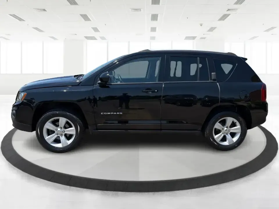 2017 Jeep Compass Latitude 4x4 (1C4NJDEB3HD) with an 2.4L I-4 DOHC engine, 6A transmission, located at 1230 East Main St, Xenia, OH, 45385, (937) 908-9800, 39.688026, -83.910172 - Ready for weekend escapes to John Bryan State Park, everyday school drop-offs, and confident winter commutes on US-35? This 2017 Jeep Compass Latitude 4x4 in Black Clearcoat is the kind of compact SUV that fits real life in Xenia, OH-easy to park around downtown, comfortable for long drives toward D - Photo#5