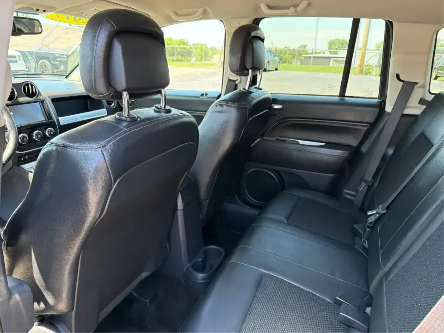 2017 Jeep Compass Latitude 4WD (1C4NJDEB3HD) with an 2.4L L4 DOHC 16V engine, 6A transmission, located at 1230 East Main St, Xenia, OH, 45385, (937) 908-9800, 39.688026, -83.910172 - Weekday commute down US-35, quick school drop-offs in town, or a spontaneous weekend escape to John Bryan State Park-this 2017 Jeep Compass Latitude 4x4 is built for the kind of life that doesn't always stick to perfect weather or perfectly paved roads. With confident 4x4 capability, a comfortable c- Photo#10