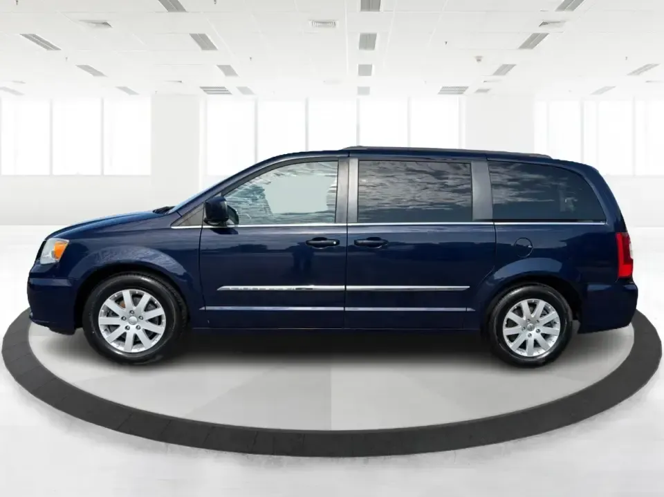 2015 Chrysler Town and Country Touring (2C4RC1BG1FR) with an 3.6L V-6 DOHC engine, 6-Speed Automatic transmission, located at 1951 S Dayton Lakeview Rd., New Carlisle, OH, 45344, (937) 908-9800, 39.890999, -84.050255 - Load up the kids, the snacks, and the luggage-this 2015 Chrysler Town and Country Touring is built for real life in New Carlisle, whether you're running daily school drop-offs, commuting toward Dayton, or packing up for a weekend road trip. Finished in eye-catching True Blue Pearlcoat, this family - Photo#5
