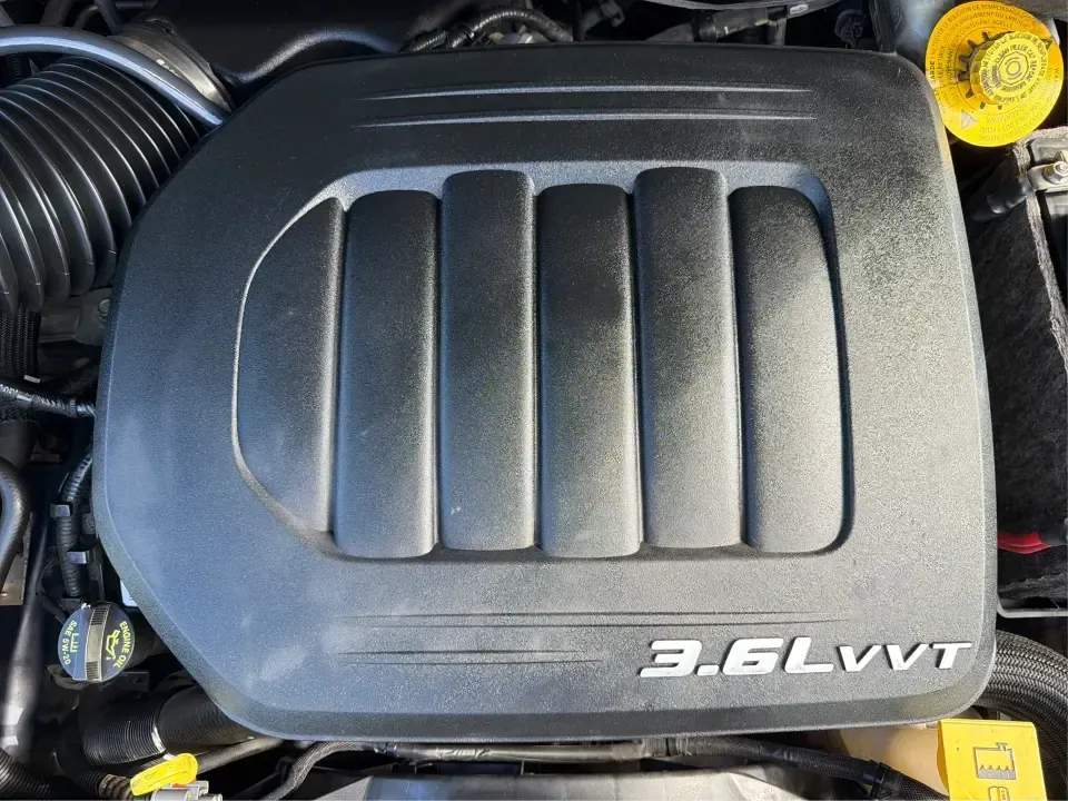 2015 Chrysler Town and Country Touring (2C4RC1BG1FR) with an 3.6L V-6 DOHC engine, 6-Speed Automatic transmission, located at 1951 S Dayton Lakeview Rd., New Carlisle, OH, 45344, (937) 908-9800, 39.890999, -84.050255 - Load up the kids, the snacks, and the luggage-this 2015 Chrysler Town and Country Touring is built for real life in New Carlisle, whether you're running daily school drop-offs, commuting toward Dayton, or packing up for a weekend road trip. Finished in eye-catching True Blue Pearlcoat, this family - Photo#11