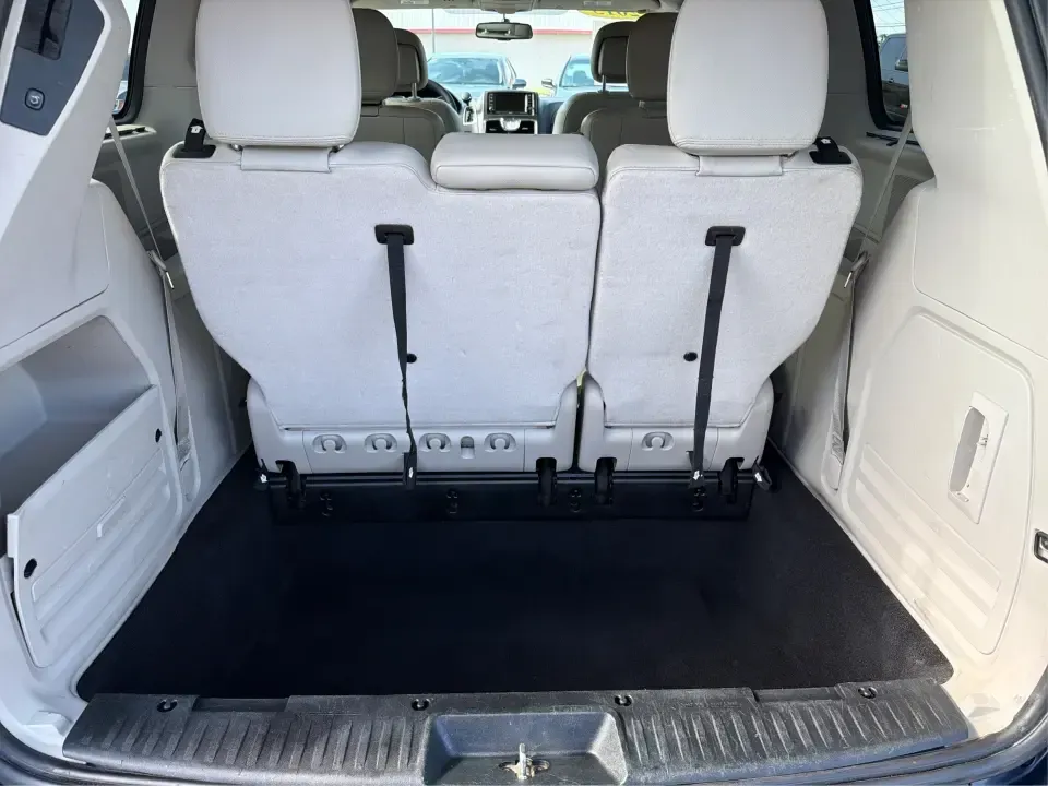 2015 Chrysler Town and Country Touring (2C4RC1BG1FR) with an 3.6L V-6 DOHC engine, 6-Speed Automatic transmission, located at 1951 S Dayton Lakeview Rd., New Carlisle, OH, 45344, (937) 908-9800, 39.890999, -84.050255 - Load up the kids, the snacks, and the luggage-this 2015 Chrysler Town and Country Touring is built for real life in New Carlisle, whether you're running daily school drop-offs, commuting toward Dayton, or packing up for a weekend road trip. Finished in eye-catching True Blue Pearlcoat, this family - Photo#12
