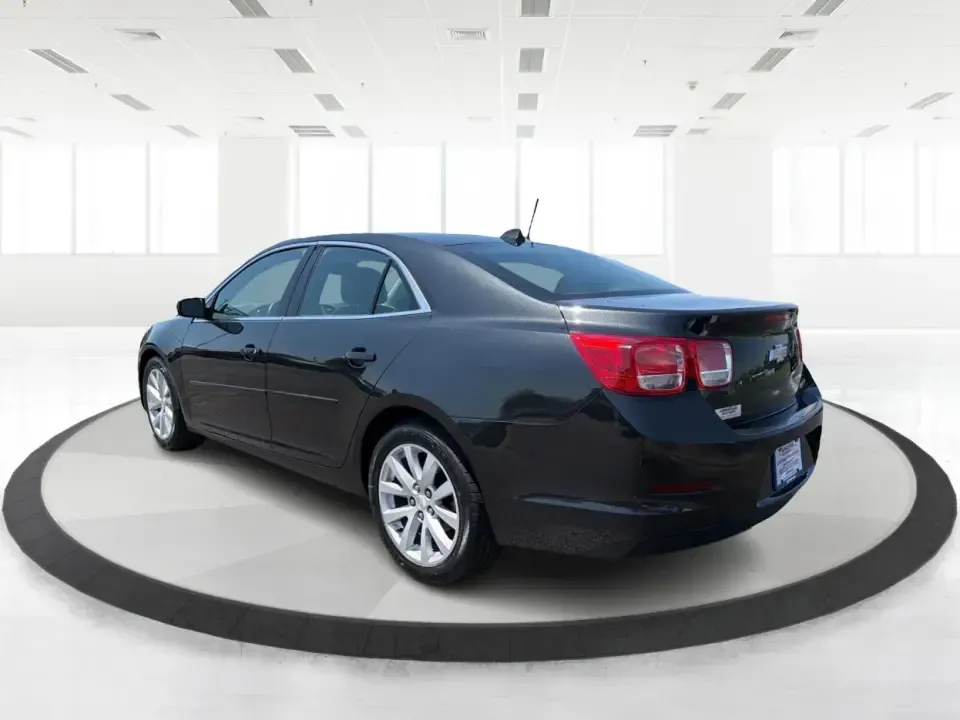 2013 Chevrolet Malibu 2LT (1G11E5SA0DF) with an ECOTEC 2.5L I-4 gasoline direct injection engine, 6-Speed Automatic transmission, located at 880 E. National Road, Vandalia, OH, 45377, (937) 908-9800, 39.891918, -84.183594 - Need a dependable sedan for the daily commute up I75, quick school drop-offs, and comfortable weekend drives to the Dayton Art Institute or a Dragons game? This 2013 Chevrolet Malibu 2LT in Black Granite Metallic fits the real-life routine of busy families, first-time buyers, and budget-conscious dr - Photo#4