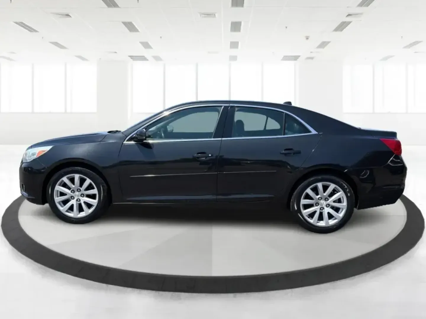 2013 Chevrolet Malibu 2LT (1G11E5SA0DF) with an ECOTEC 2.5L I-4 gasoline direct injection engine, 6-Speed Automatic transmission, located at 880 E. National Road, Vandalia, OH, 45377, (937) 908-9800, 39.891918, -84.183594 - Need a dependable sedan for the daily commute up I75, quick school drop-offs, and comfortable weekend drives to the Dayton Art Institute or a Dragons game? This 2013 Chevrolet Malibu 2LT in Black Granite Metallic fits the real-life routine of busy families, first-time buyers, and budget-conscious dr- Photo#5