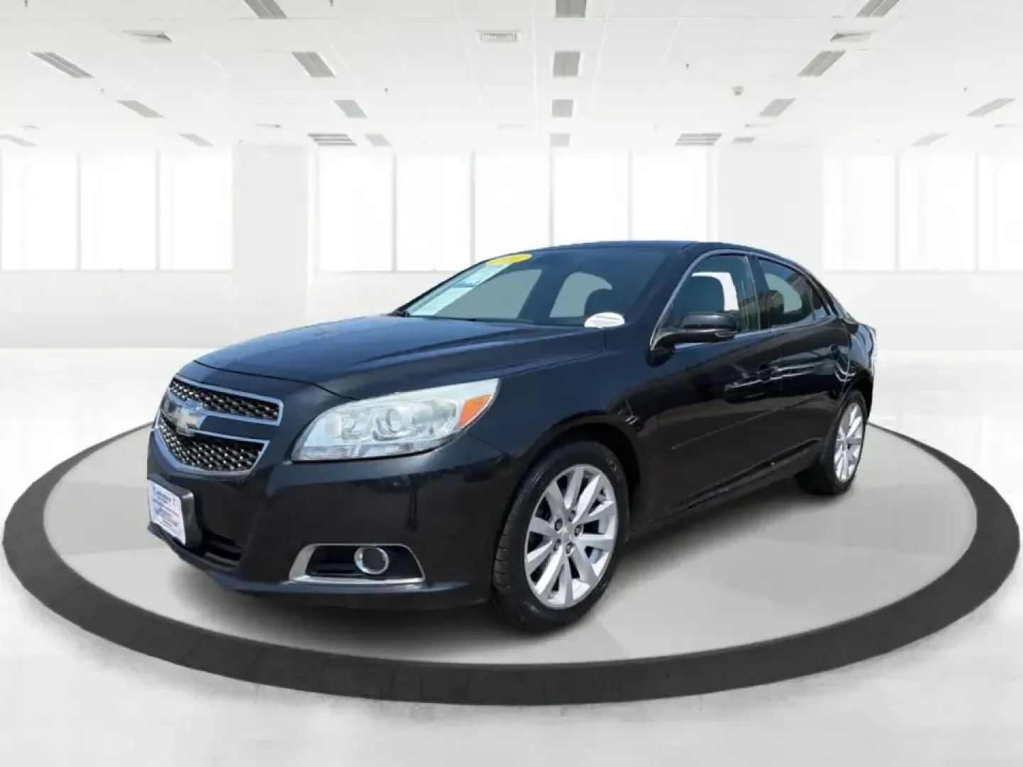 2013 Chevrolet Malibu 2LT (1G11E5SA0DF) with an ECOTEC 2.5L I-4 gasoline direct injection engine, 6-Speed Automatic transmission, located at 880 E. National Road, Vandalia, OH, 45377, (937) 908-9800, 39.891918, -84.183594 - Need a dependable sedan for the daily commute up I75, quick school drop-offs, and comfortable weekend drives to the Dayton Art Institute or a Dragons game? This 2013 Chevrolet Malibu 2LT in Black Granite Metallic fits the real-life routine of busy families, first-time buyers, and budget-conscious dr- Photo#8