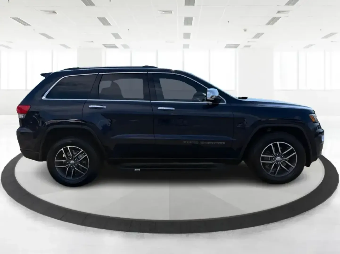 2017 Jeep Grand Cherokee Limited 4x2 (1C4RJEBG2HC) with an 3.6L V6 DOHC 24V engine, 8A transmission, located at 880 E. National Road, Vandalia, OH, 45377, (937) 908-9800, 39.891918, -84.183594 - Picture your next road trip starting in Vandalia-bags packed, playlists ready, and the comfort to make every mile feel easy. This 2017 Jeep Grand Cherokee Limited 4x2 is a smart fit for busy families, daily commuters heading toward Dayton, and weekend explorers who want SUV space and Jeep style with- Photo#1
