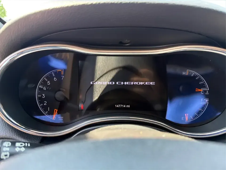 2017 Jeep Grand Cherokee Limited 4x2 (1C4RJEBG2HC) with an 3.6L V6 DOHC 24V engine, 8A transmission, located at 880 E. National Road, Vandalia, OH, 45377, (937) 908-9800, 39.891918, -84.183594 - Picture your next road trip starting in Vandalia-bags packed, playlists ready, and the comfort to make every mile feel easy. This 2017 Jeep Grand Cherokee Limited 4x2 is a smart fit for busy families, daily commuters heading toward Dayton, and weekend explorers who want SUV space and Jeep style with - Photo#15