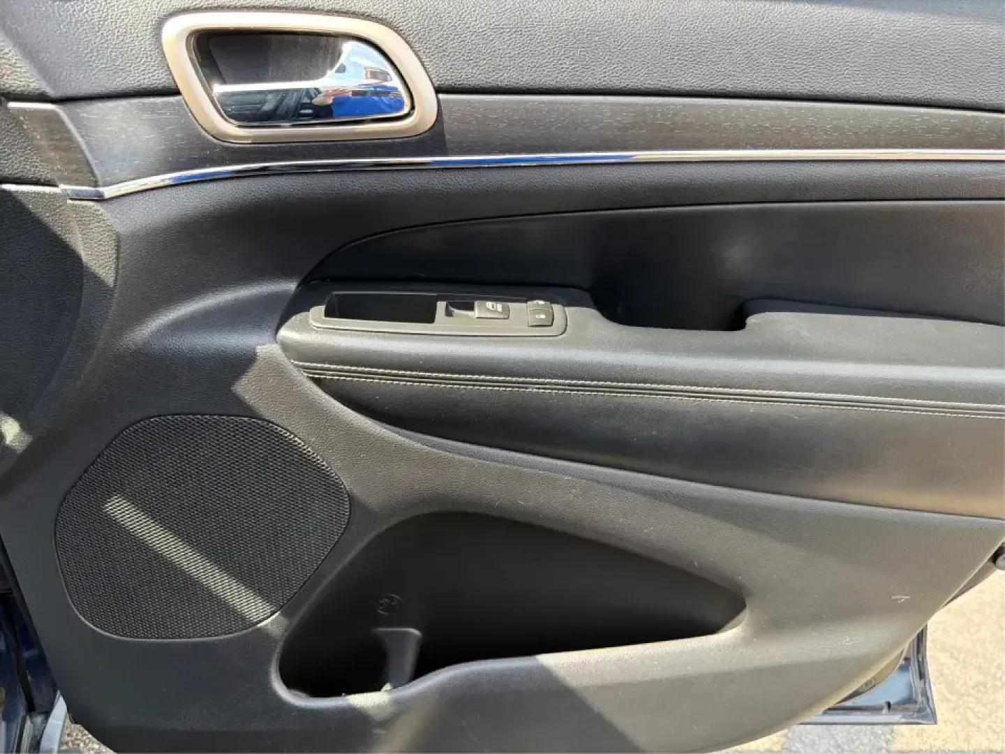 2017 Jeep Grand Cherokee Limited 4x2 (1C4RJEBG2HC) with an 3.6L V6 DOHC 24V engine, 8A transmission, located at 880 E. National Road, Vandalia, OH, 45377, (937) 908-9800, 39.891918, -84.183594 - Picture your next road trip starting in Vandalia-bags packed, playlists ready, and the comfort to make every mile feel easy. This 2017 Jeep Grand Cherokee Limited 4x2 is a smart fit for busy families, daily commuters heading toward Dayton, and weekend explorers who want SUV space and Jeep style with- Photo#20