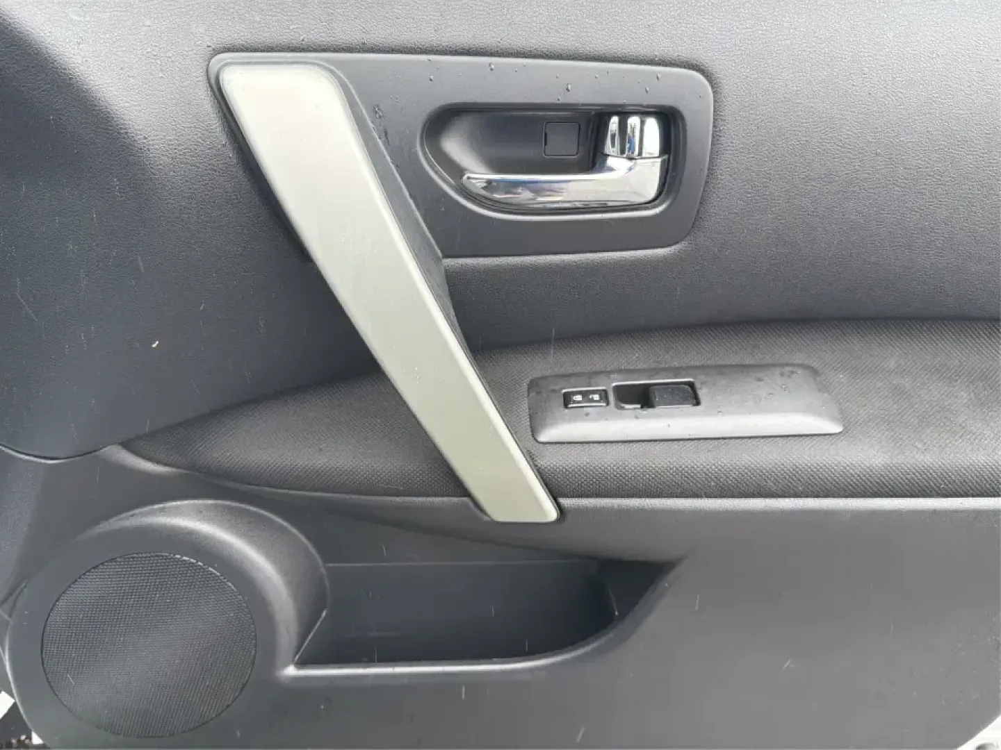 2012 Nissan Rogue S (JN8AS5MV2CW) with an 2.5L I-4 DOHC engine, Continuously Variable Transmission transmission, located at 1230 East Main St, Xenia, OH, 45385, (937) 908-9800, 39.688026, -83.910172 - Weekend getaways to Carillon Historical Park, grocery runs for a growing family, or a steady daily commute down I675 and Route 35-this 2012 Nissan Rogue S is the kind of compact SUV that fits real life in Riverside, Ohio. With its easy-to-park size, versatile cargo space, and confident all-wheel dri - Photo#18
