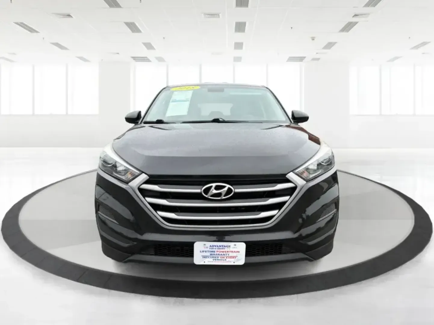 2018 Hyundai Tucson SE (KM8J2CA41JU) with an Nu 2L I-4 gasoline direct injection engine, 6A transmission, located at 4508 South Dixie Dr, Moraine, OH, 45439, (937) 908-9800, 39.689976, -84.218452 - Pack up the kids for a day at Carillon Historical Park, load camping gear for a weekend at Germantown MetroPark, or settle into a comfortable long commute down I-75-this 2018 Hyundai Tucson SE is the kind of compact SUV that fits real life in the Miami Valley. With its versatile SUV body style, conf - Photo#7