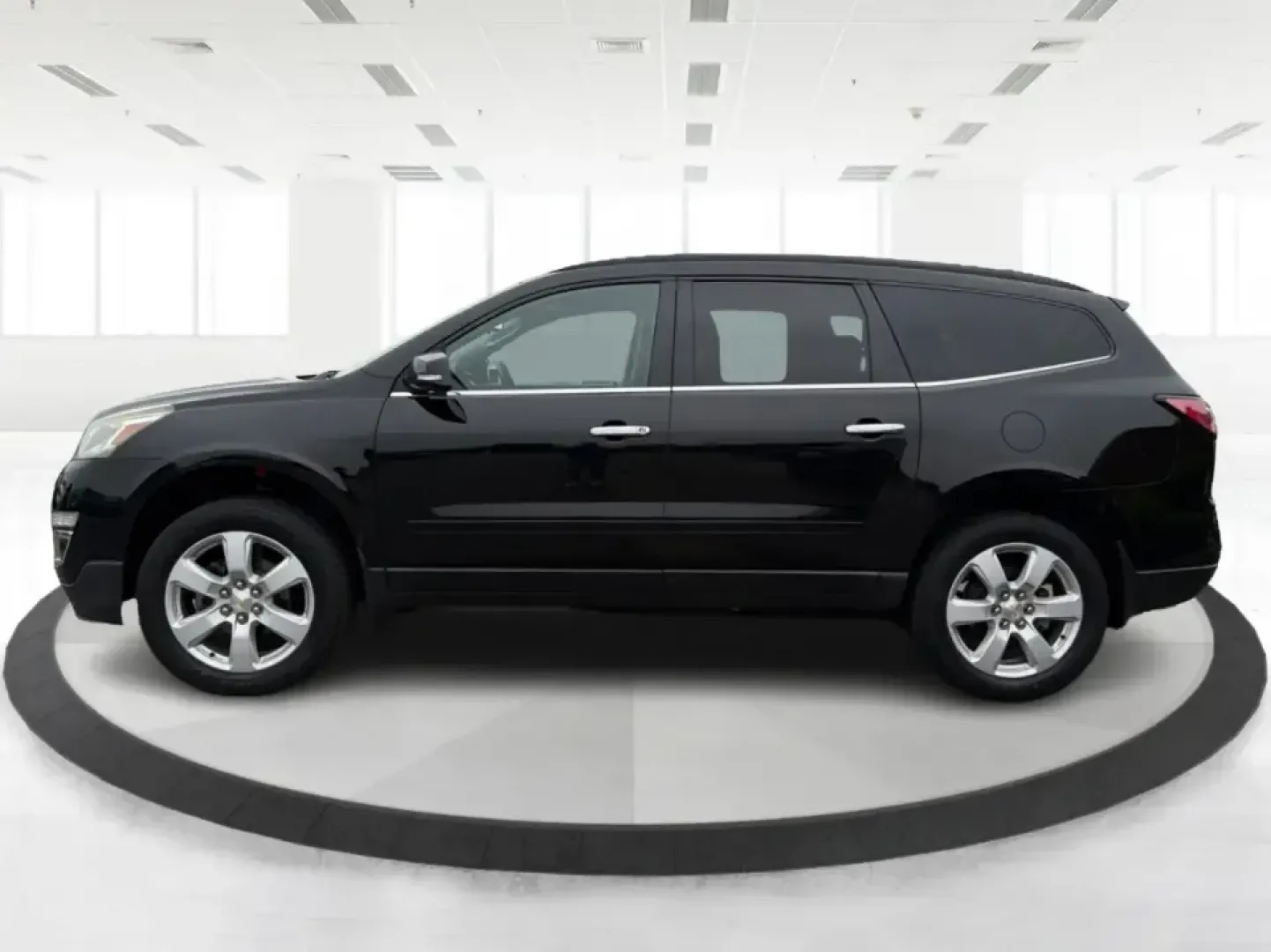 2016 Chevrolet Traverse 1LT (1GNKRGKD1GJ) with an 3.6L V-6 gasoline direct injection engine, 6A transmission, located at 8750 N County Rd 25A, Piqua, OH, 45356, (937) 908-9800, 40.164391, -84.232513 - Load up the kids, the cooler, and the weekend plans-this 2016 Chevrolet Traverse 1LT is the kind of family-ready SUV that makes school runs, long commutes, and Ohio road trips feel simpler. With three-row flexibility, a confident 3.6L V6, and everyday comfort features, it's a smart pick for growing - Photo#5