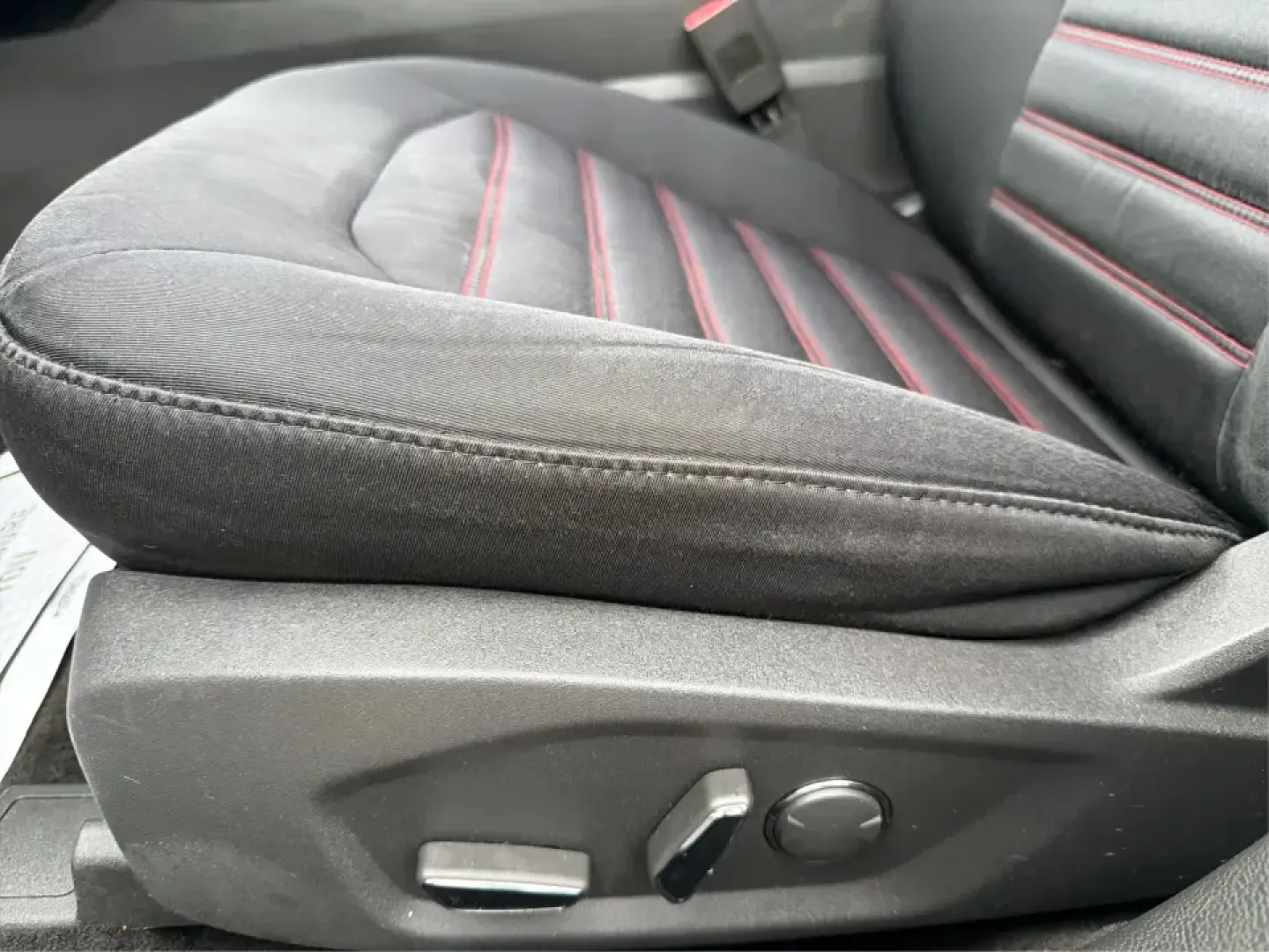 2014 Ford Fusion SE (3FA6P0H90ER) with an 2.0L L4 DOHC 16V engine, located at 1951 S Dayton Lakeview Rd., New Carlisle, OH, 45344, (937) 908-9800, 39.890999, -84.050255 - Picture your next week: smooth commutes down I70, quick errands to Kroger, and a comfortable weekend drive to Dayton or Springfield-without driving something that feels bare-bones. This 2014 Ford Fusion SE in Ingot Silver Metallic fits real life in New Carlisle, Ohio, with the kind of practical comf- Photo#18