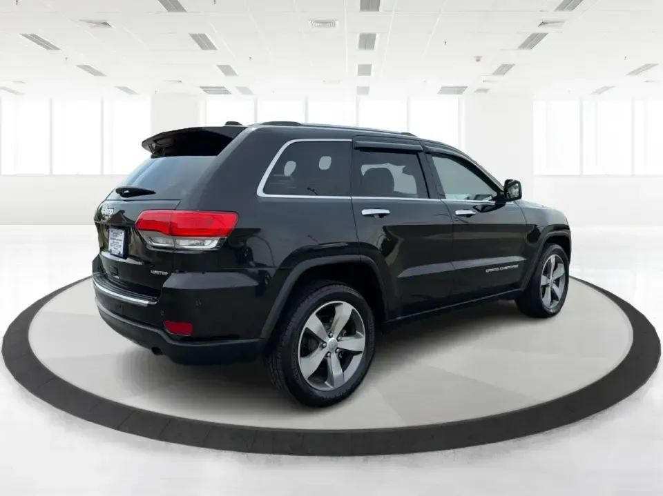 2015 Jeep Grand Cherokee Limited (1C4RJEBG4FC) with an 3.6L V6 DOHC 24V engine, 8-Speed Automatic transmission, located at 880 E. National Road, Vandalia, OH, 45377, (937) 908-9800, 39.891918, -84.183594 - Picture your next weekend: loading up the family for a day at Carillon Historical Park, cruising down I675 with the A/C keeping everyone comfortable, then heading out toward Eastwood MetroPark with plenty of cargo space for chairs, coolers, and gear. This 2015 Jeep Grand Cherokee Limited is the kind - Photo#2
