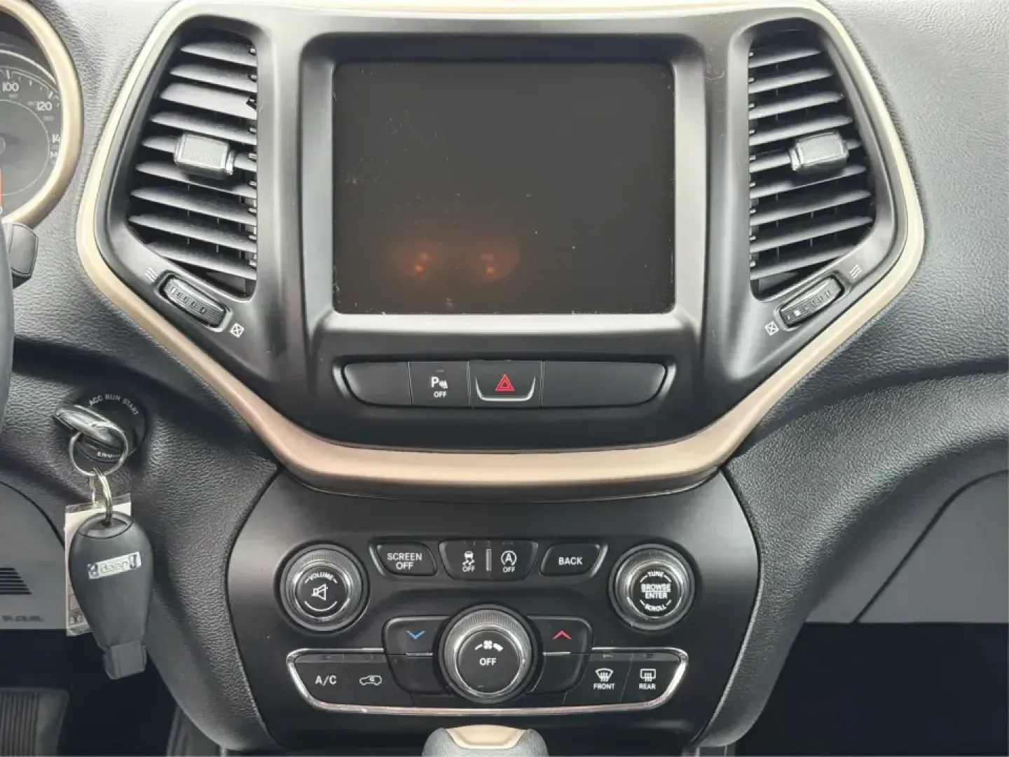 2017 Jeep Cherokee Latitude 4x4 (1C4PJMCS5HW) with an 3.2L V6 DOHC 24V engine, 9A transmission, located at 1184 Kauffman Ave, Fairborn, OH, 45324, (937) 908-9800, 39.807072, -84.030914 - Weekend getaways to John Bryan State Park, snowy commutes to Wright-Patterson AFB, or everyday school-and-grocery runs around Fairborn-this 2017 Jeep Cherokee Latitude 4x4 is built for the kind of life that doesn't stop when the weather changes. With confident 4x4 capability, a comfortable cabin, an - Photo#12