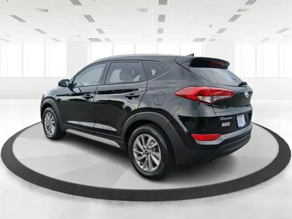2018 Hyundai Tucson SEL (KM8J33A41JU) with an Nu 2L I-4 gasoline direct injection engine, 6A transmission, located at 880 E. National Road, Vandalia, OH, 45377, (937) 908-9800, 39.891918, -84.183594 - If your week looks like school drop-offs, I-75 commutes, and weekend runs to the grocery store or Dayton attractions, this 2018 Hyundai Tucson SEL is the kind of SUV that fits real life-roomy, easy to drive, and practical for everything from errands around Vandalia to road trips out toward Hocking H - Photo#4