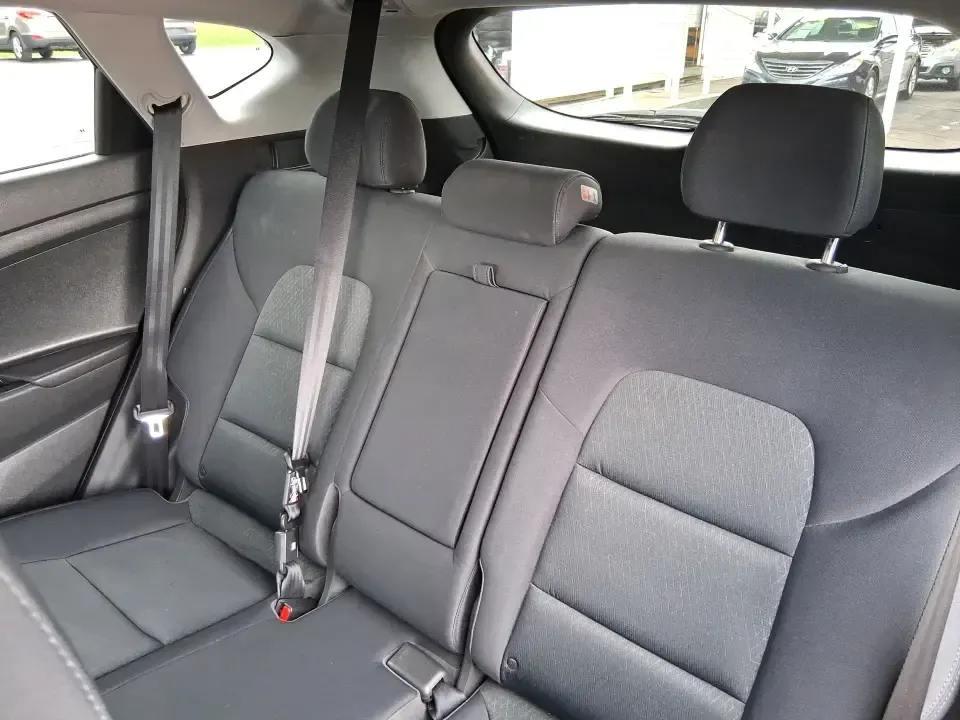 2018 Hyundai Tucson SEL (KM8J33A41JU) with an Nu 2L I-4 gasoline direct injection engine, 6A transmission, located at 880 E. National Road, Vandalia, OH, 45377, (937) 908-9800, 39.891918, -84.183594 - If your week looks like school drop-offs, I-75 commutes, and weekend runs to the grocery store or Dayton attractions, this 2018 Hyundai Tucson SEL is the kind of SUV that fits real life-roomy, easy to drive, and practical for everything from errands around Vandalia to road trips out toward Hocking H - Photo#10