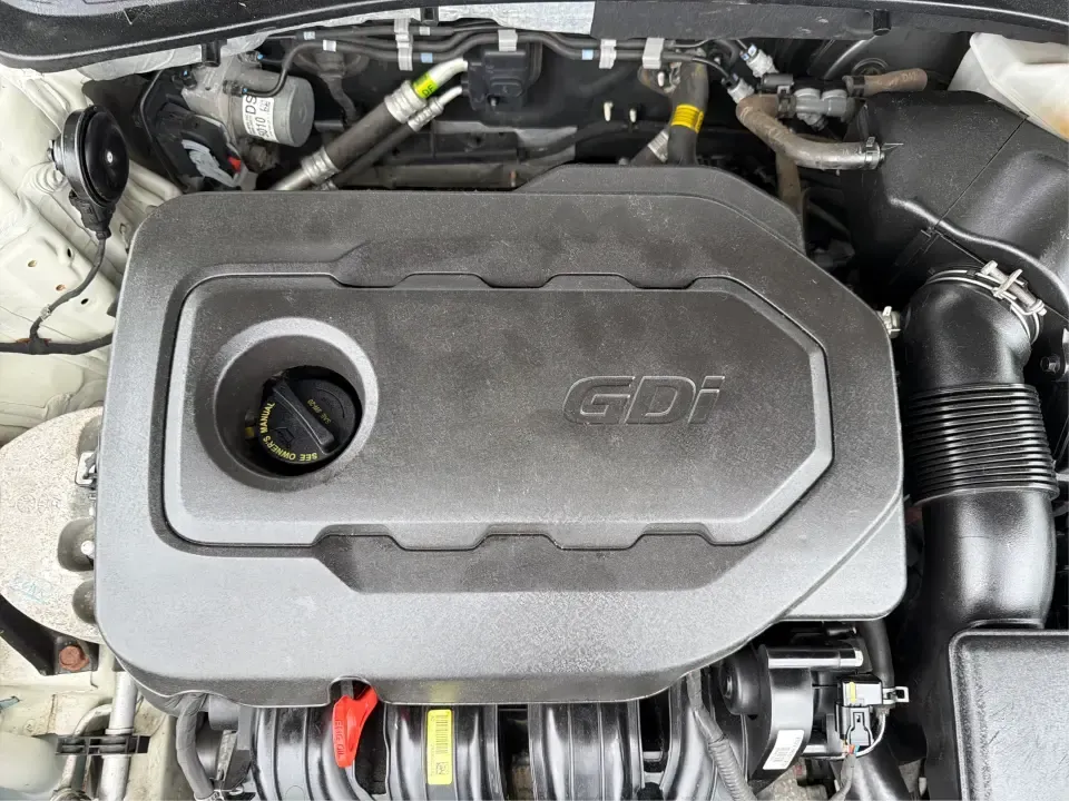 2016 Kia Optima LX (KNAGT4L36G5) with an Theta II 2.4L I-4 gasoline direct injection engine, 6A transmission, located at 401 Woodman Dr, Riverside, OH, 45431, (937) 908-9800, 39.760899, -84.123421 - Need a dependable sedan that can handle the weekday commute down I-675, quick school drop-offs near Mad River, and an easy weekend drive to Carillon Historical Park or a Dayton Dragons game? This 2016 Kia Optima LX in Snow White Pearl delivers the kind of practical comfort and modern tech that fits - Photo#11