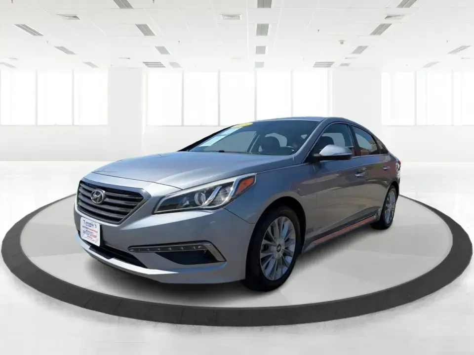 2015 Hyundai Sonata Limited (5NPE34AF9FH) with an 2.4L I-4 gasoline direct injection engine, 6-Speed Automatic transmission, located at 1184 Kauffman Ave, Fairborn, OH, 45324, (937) 908-9800, 39.807072, -84.030914 - Need a comfortable, tech-savvy sedan that makes the daily commute to Wright-Patterson AFB, a quick run down I-675, or a weekend drive to Yellow Springs feel like an upgrade-without stepping into a brand-new payment? This 2015 Hyundai Sonata Limited is built for real life in Fairborn: smooth on long - Photo#8