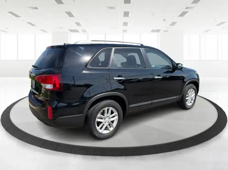 2014 Kia Sorento LX (5XYKT3A68EG) with an 2.4L I-4 gasoline direct injection engine, 6-Speed Automatic transmission, located at 1099 N County Rd 25A , Troy, OH, 45373, (937) 908-9800, 40.057079, -84.212883 - Need an SUV that fits real life in Troy-school drop-offs, a long commute down I-75, and weekend runs to Charleston Falls Preserve or a day around Downtown Troy? This 2014 Kia Sorento LX in Ebony Black is a practical, road-trip-ready SUV that balances everyday comfort with the kind of space and versa - Photo#2