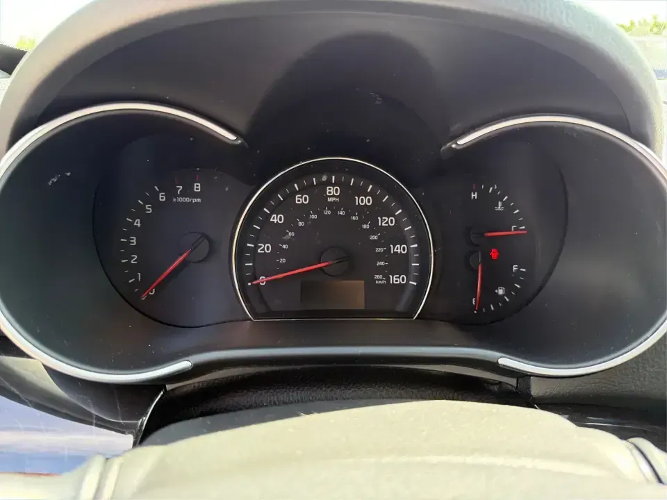 2014 Kia Sorento LX (5XYKT3A68EG) with an 2.4L I-4 gasoline direct injection engine, 6-Speed Automatic transmission, located at 1099 N County Rd 25A , Troy, OH, 45373, (937) 908-9800, 40.057079, -84.212883 - Need an SUV that fits real life in Troy-school drop-offs, a long commute down I-75, and weekend runs to Charleston Falls Preserve or a day around Downtown Troy? This 2014 Kia Sorento LX in Ebony Black is a practical, road-trip-ready SUV that balances everyday comfort with the kind of space and versa - Photo#15