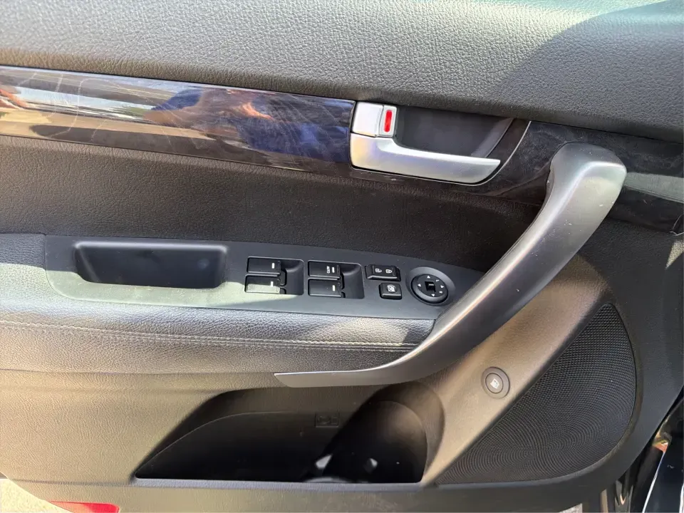 2014 Kia Sorento LX (5XYKT3A68EG) with an 2.4L I-4 gasoline direct injection engine, 6-Speed Automatic transmission, located at 1099 N County Rd 25A , Troy, OH, 45373, (937) 908-9800, 40.057079, -84.212883 - Need an SUV that fits real life in Troy-school drop-offs, a long commute down I-75, and weekend runs to Charleston Falls Preserve or a day around Downtown Troy? This 2014 Kia Sorento LX in Ebony Black is a practical, road-trip-ready SUV that balances everyday comfort with the kind of space and versa - Photo#17