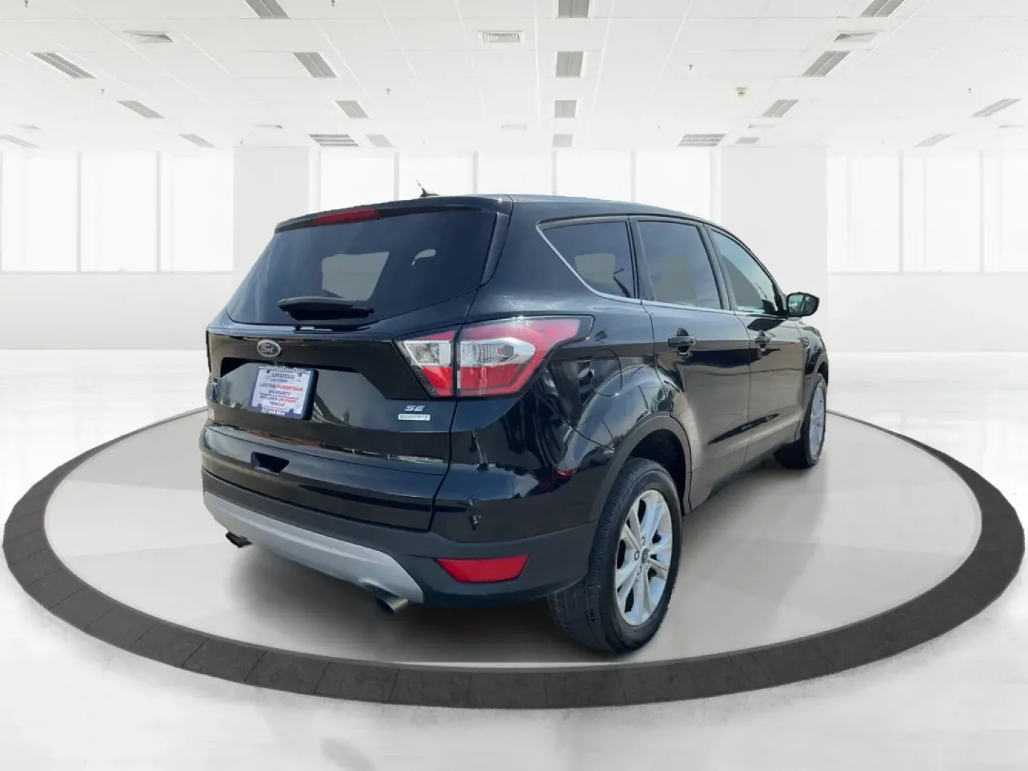 2017 Ford Escape SE (1FMCU0G9XHU) with an EcoBoost 1.5L I-4 gasoline direct injection engine, located at 1184 Kauffman Ave, Fairborn, OH, 45324, (937) 908-9800, 39.807072, -84.030914 - ### Discover the Adventure of the 2017 Ford Escape SE at Advantage Car and Credit<br /> <br /> If you're seeking a vehicle that perfectly adapts to your active lifestyle, look no further than the 2017 Ford Escape SE, available now at Advantage Car and Credit in Fairborn, OH. Whether you're embarking - Photo#2