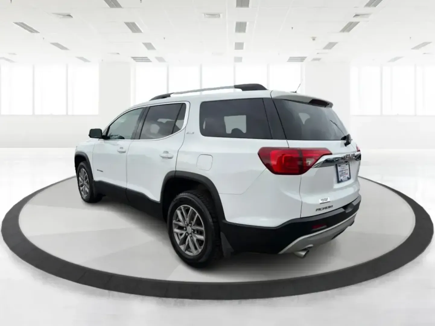 2017 GMC Acadia SLE-2 (1GKKNSLS1HZ) with an 2.5L L4 DOHC 16V engine, 6A transmission, located at 4508 South Dixie Dr, Moraine, OH, 45439, (937) 908-9800, 39.689976, -84.218452 - Ready for a busy family week in Troy and a weekend escape to Hocking Hills? This 2017 GMC Acadia SLE-2 is the kind of midsize SUV that fits real life-school drop-offs, grocery runs, long commutes down I-75, and road trips with friends-while giving you the confidence of available traction and the pra - Photo#4