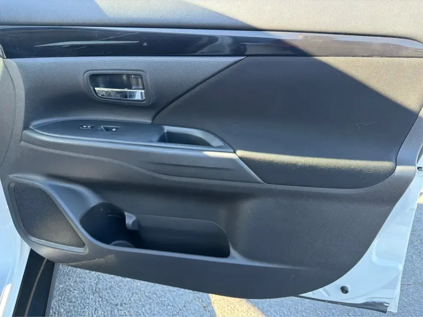 2016 Mitsubishi Outlander ES 2WD (JA4AD2A30GZ) with an 2.4L L4 DOHC 16V engine, CVT transmission, located at 8750 N County Rd 25A, Piqua, OH, 45356, (937) 908-9800, 40.164391, -84.232513 - Picture your next road trip up I75 with the family, a week of school drop-offs in town, and a Saturday run to Lock Nine Riverfront Park-all in one smart, versatile SUV. This 2016 Mitsubishi Outlander ES in Diamond White Pearl is built for real-life Ohio driving, giving you the space and comfort comm- Photo#19