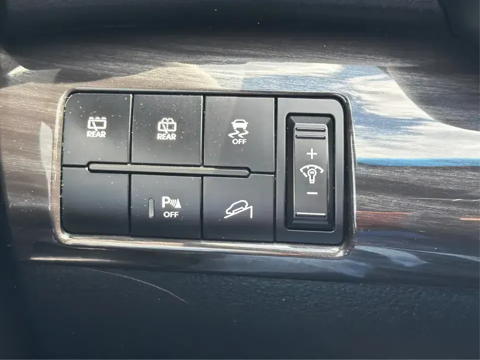 2013 Kia Sorento LX 2WD (5XYKT3A69DG) with an 2.4L L4 DOHC 16V engine, 6-Speed Automatic transmission, located at 8750 N County Rd 25A, Piqua, OH, 45356, (937) 908-9800, 40.164391, -84.232513 - Pack up the kids, load the cooler, and point your weekend plans toward Indian Lake or a quick getaway down I-75-this 2013 Kia Sorento LX 2WD is the kind of practical SUV that fits real life in Piqua. With roomy seating, flexible cargo space, and everyday comfort, it's a smart pick for growing famili - Photo#17