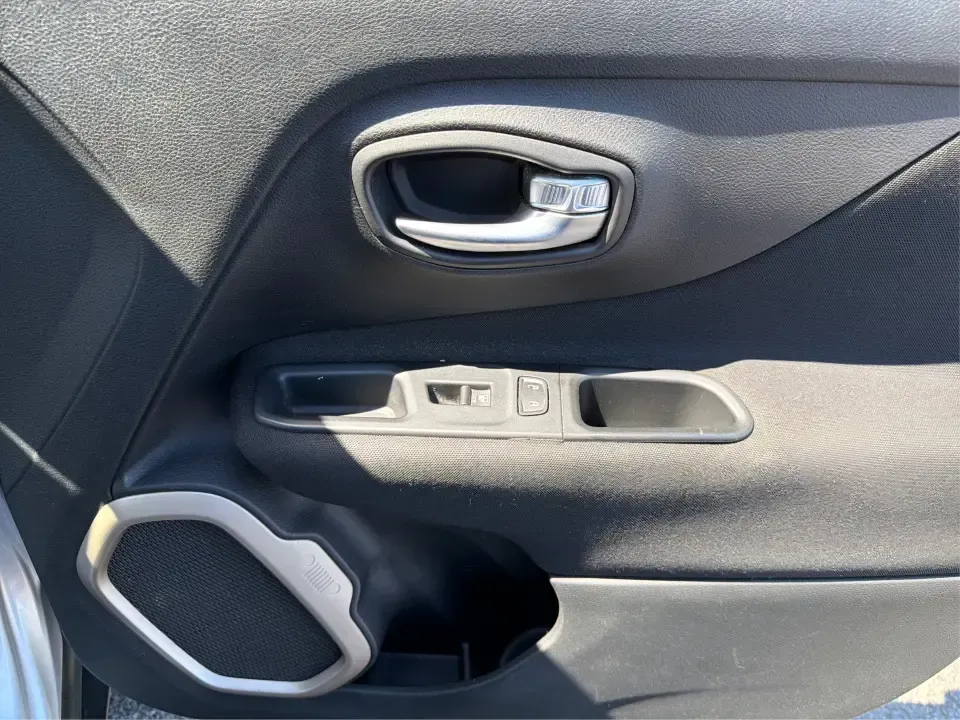 2015 Jeep Renegade Latitude (ZACCJBBT5FP) with an 2.4L L4 engine, 6-Speed Manual transmission, located at 1230 East Main St, Xenia, OH, 45385, (937) 908-9800, 39.688026, -83.910172 - Weekend adventures, snowy commutes, and day-to-day errands around Greene County feel a lot more fun when you're driving something that's compact, capable, and easy to live with. This 2015 Jeep Renegade Latitude is built for drivers who want SUV versatility without the full-size footprint-perfect for - Photo#19