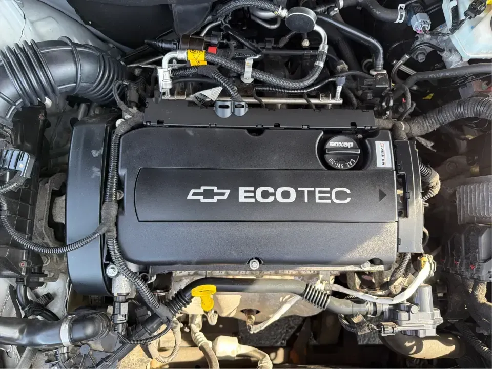 2014 Chevrolet Cruze LS Auto (1G1PA5SG0E7) with an ECOTEC 1.8L I-4 DOHC engine, 6-Speed Automatic transmission, located at 401 Woodman Dr, Riverside, OH, 45431, (937) 908-9800, 39.760899, -84.123421 - Picture your next week in Riverside: an easy I675 commute to Wright-Patterson AFB, quick grocery runs near Airway Shopping Center, and a comfortable weekend drive down Woodman Dr toward Downtown Dayton-without stretching your budget. This 2014 Chevrolet Cruze LS Auto is a smart, practical sedan for - Photo#11