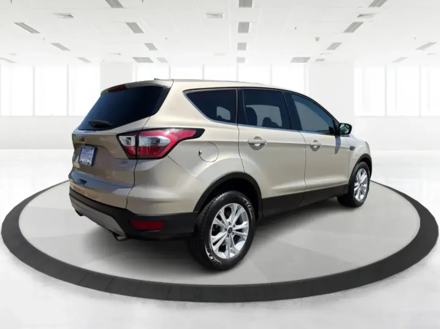 2017 Ford Escape SE (1FMCU0GD2HU) with an 1.5L L4 DOHC 16V engine, 6A transmission, located at 880 E. National Road, Vandalia, OH, 45377, (937) 908-9800, 39.891918, -84.183594 - Picture your next week in Vandalia: weekday commutes down E. National Road and I75, school drop-offs, quick grocery runs near the Dayton International Airport area, and a weekend escape to Taylorsville MetroPark or a day out at the Montgomery County Fairgrounds. This 2017 Ford Escape SE is built for - Photo#2