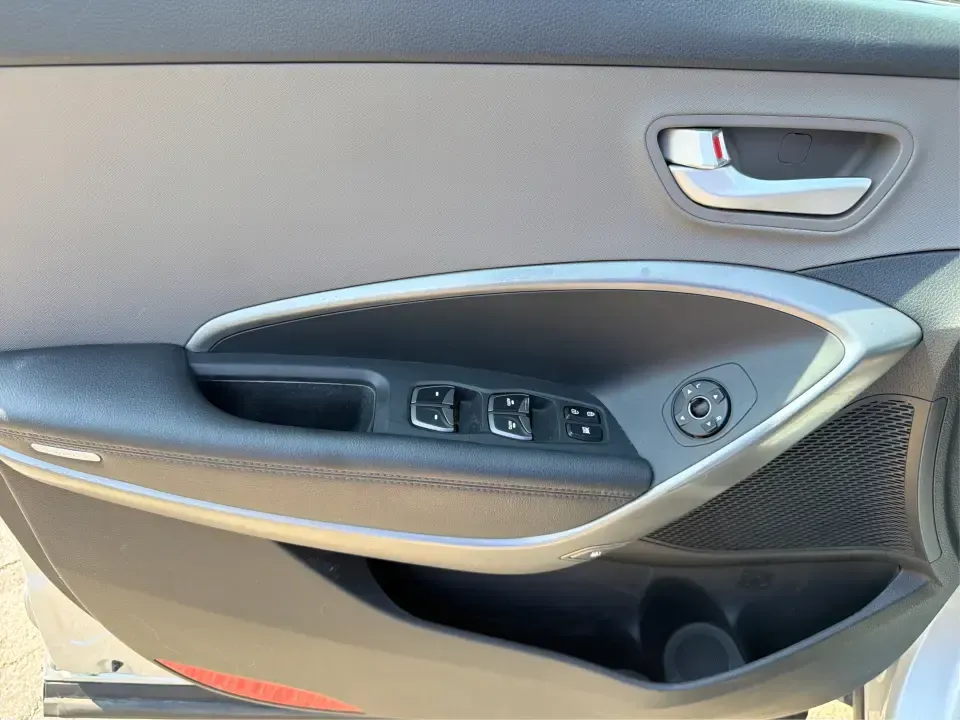 2016 Hyundai Santa Fe SE (KM8SMDHF5GU) with an 3.3L V-6 gasoline direct injection engine, 6A transmission, located at 1184 Kauffman Ave, Fairborn, OH, 45324, (937) 908-9800, 39.807072, -84.030914 - Whether you're hauling the kids to practice in Beavercreek, commuting to Wright-Patterson AFB, or loading up for a weekend escape toward Yellow Springs, this 2016 Hyundai Santa Fe SE is the kind of SUV that fits real life-roomy, confident in changing Ohio weather, and packed with comfort features th - Photo#18