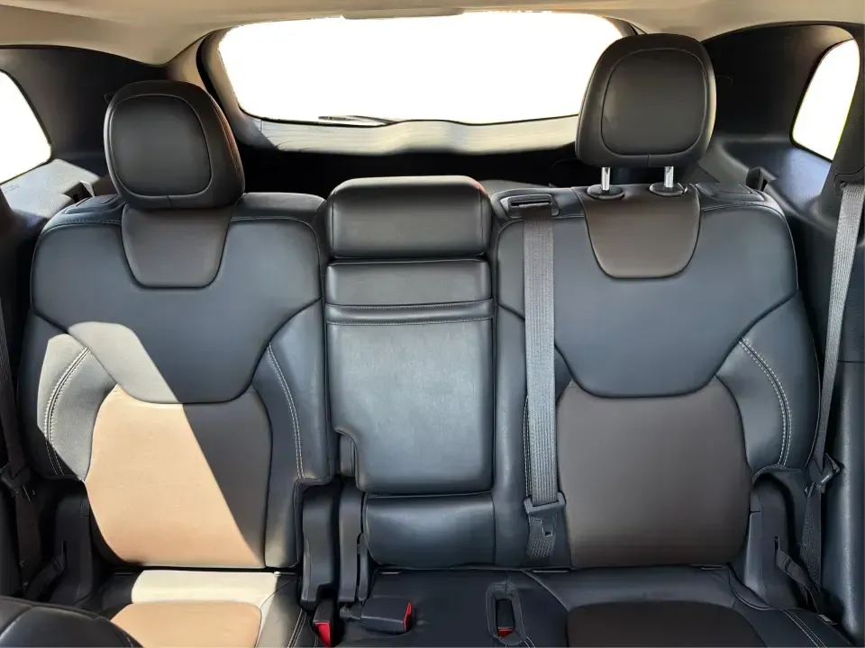 2016 Jeep Cherokee Limited 4WD (1C4PJMDB9GW) with an 2.4L L4 DOHC 16V engine, 9A transmission, located at 1099 N County Rd 25A , Troy, OH, 45373, (937) 908-9800, 40.057079, -84.212883 - Picture your next weekend: loading up the family for a quick trip to Charleston Falls Preserve, cruising out toward Taylorsville MetroPark, or taking the scenic backroads around Troy with confident four-wheel-drive capability and premium comfort. This 2016 Jeep Cherokee Limited 4WD in standout True- Photo#14