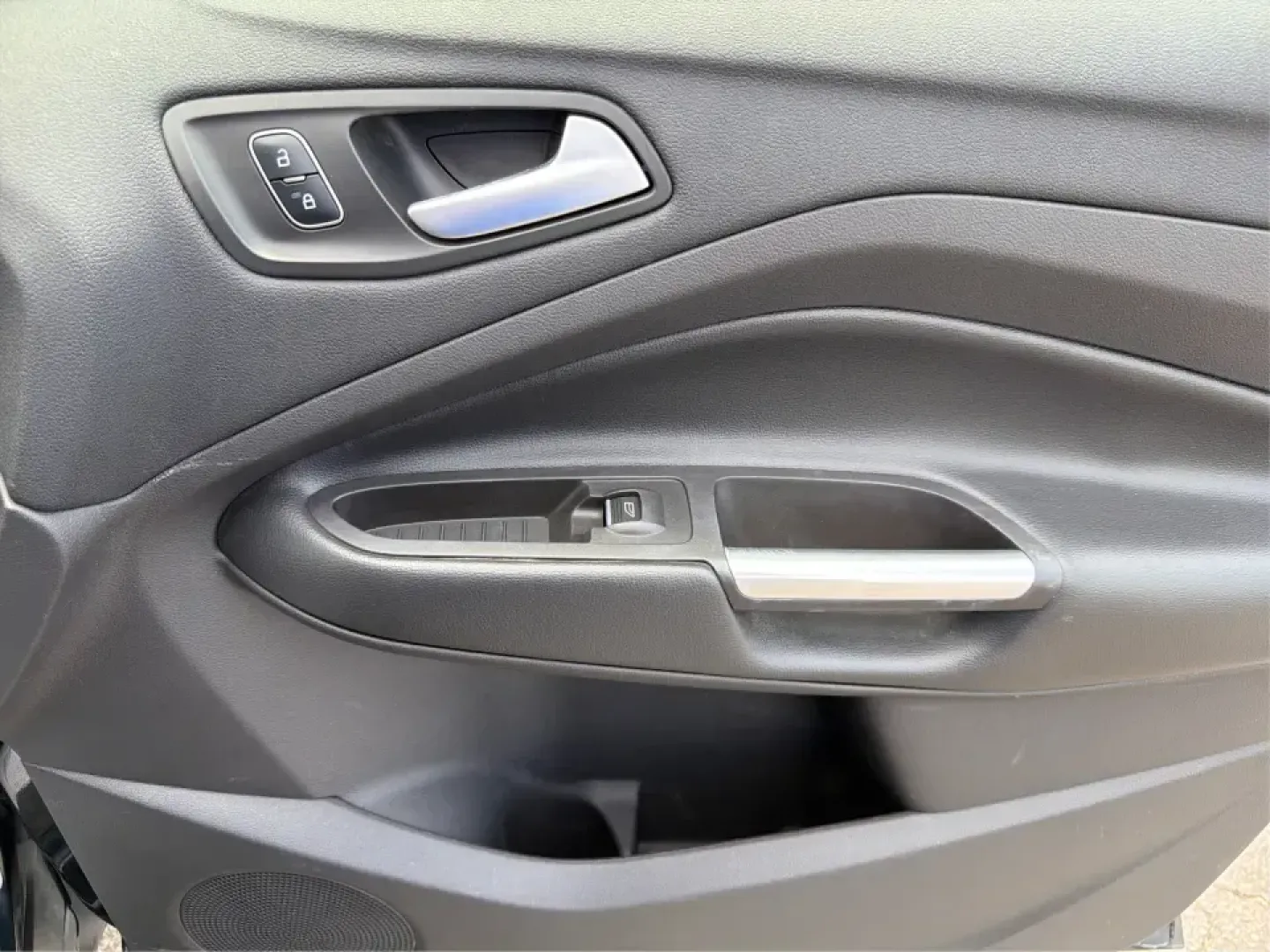 2017 Ford Escape SE FWD (1FMCU0GD1HU) with an 1.5L L4 DOHC 16V engine, 6A transmission, located at 880 E. National Road, Vandalia, OH, 45377, (937) 908-9800, 39.891918, -84.183594 - Picture your next week: a smooth commute down I75, a quick run to the Dayton Mall, and a weekend getaway with room for groceries, gear, and friends-all in one easy-to-drive SUV. This 2017 Ford Escape SE in Shadow Black is a smart fit for busy families, first-time buyers, and anyone who wants a pract - Photo#20
