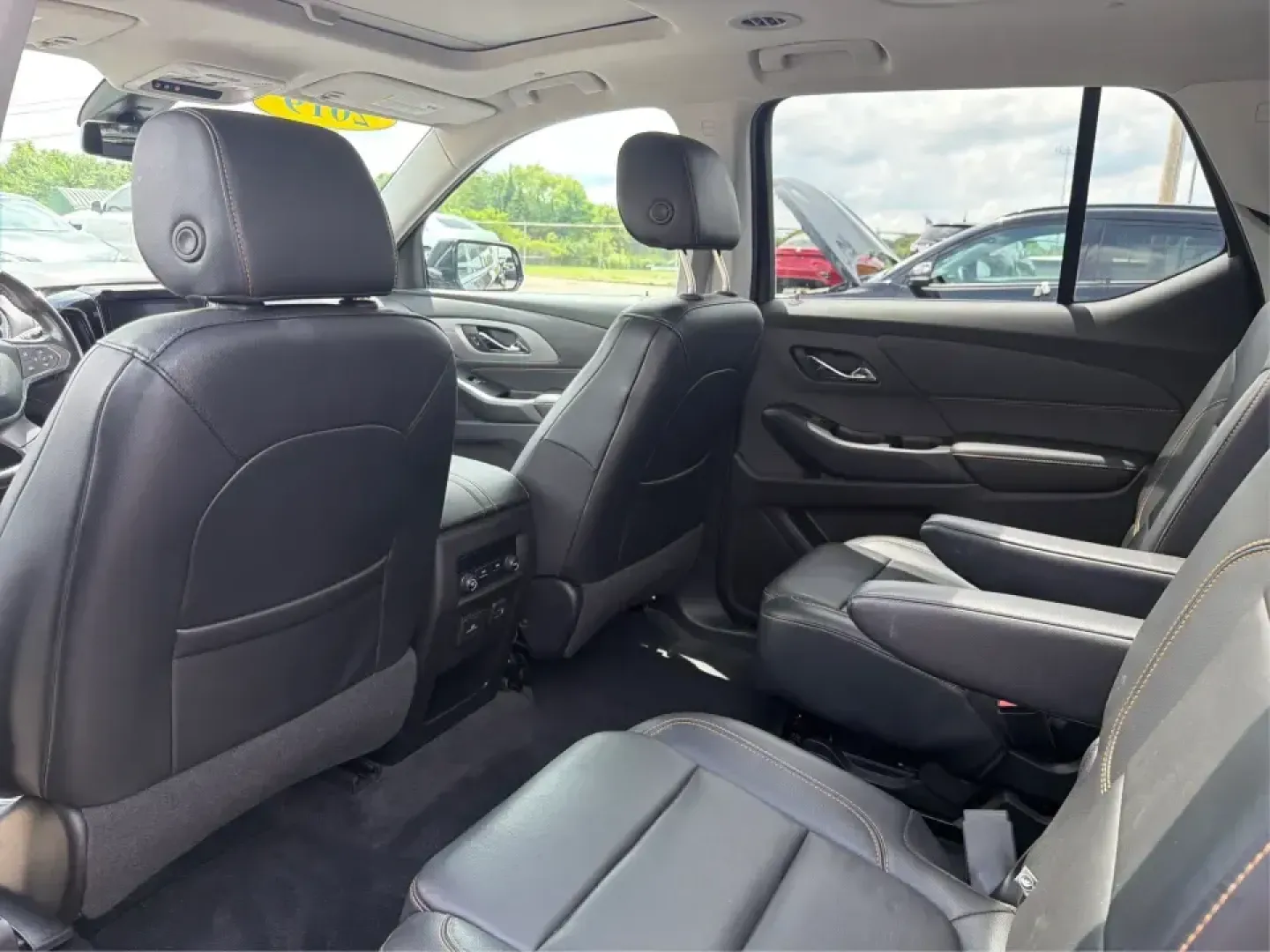 2019 Chevrolet Traverse 3LT (1GNERHKW6KJ) with an 3.6L V-6 gasoline direct injection engine, 9A transmission, located at 1230 East Main St, Xenia, OH, 45385, (937) 908-9800, 39.688026, -83.910172 - Load up the kids, the groceries, and the gear-then head from weekday school drop-offs to weekend road trips without feeling cramped. This 2019 Chevrolet Traverse 3LT is built for real life in Xenia, with three-row flexibility, confident V6 power, and the kind of comfort features that make long drive - Photo#10