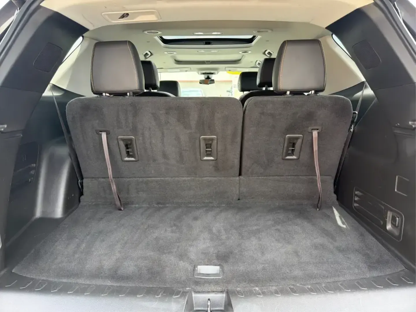 2019 Chevrolet Traverse 3LT (1GNERHKW6KJ) with an 3.6L V-6 gasoline direct injection engine, 9A transmission, located at 1230 East Main St, Xenia, OH, 45385, (937) 908-9800, 39.688026, -83.910172 - Load up the kids, the groceries, and the gear-then head from weekday school drop-offs to weekend road trips without feeling cramped. This 2019 Chevrolet Traverse 3LT is built for real life in Xenia, with three-row flexibility, confident V6 power, and the kind of comfort features that make long drive - Photo#12