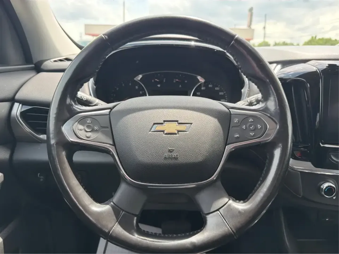 2019 Chevrolet Traverse 3LT (1GNERHKW6KJ) with an 3.6L V-6 gasoline direct injection engine, 9A transmission, located at 1230 East Main St, Xenia, OH, 45385, (937) 908-9800, 39.688026, -83.910172 - Load up the kids, the groceries, and the gear-then head from weekday school drop-offs to weekend road trips without feeling cramped. This 2019 Chevrolet Traverse 3LT is built for real life in Xenia, with three-row flexibility, confident V6 power, and the kind of comfort features that make long drive - Photo#16
